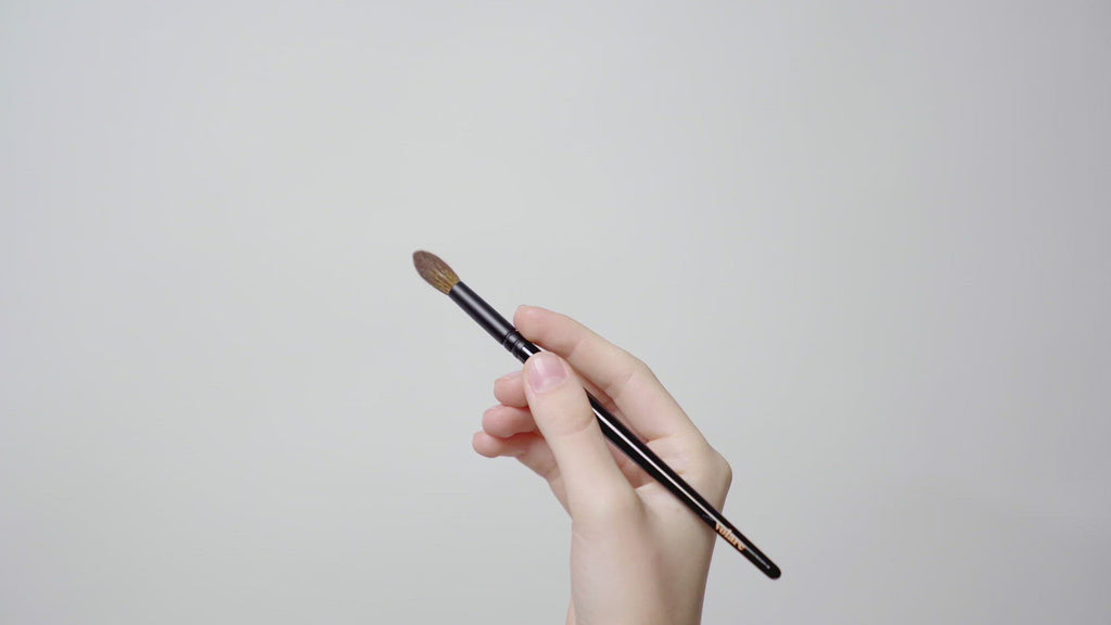 E01 – Tapered Blending Brush