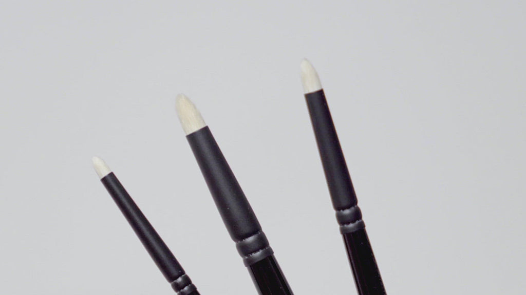 E09 - Small Pencil Brush